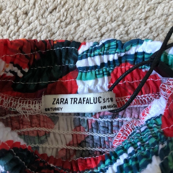 Zara Poppy Peplum Top - Picture 4 of 4